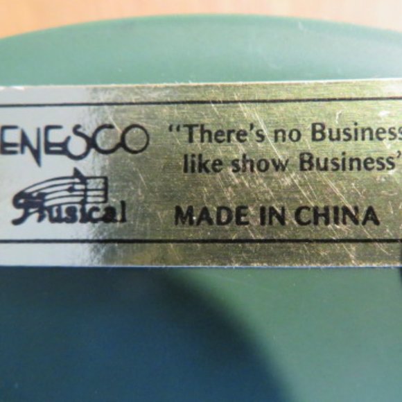 Vintage ENESCO Follies CAT and Mice Vaudeville Music Box Works See Video (F15) - Picture 9 of 9